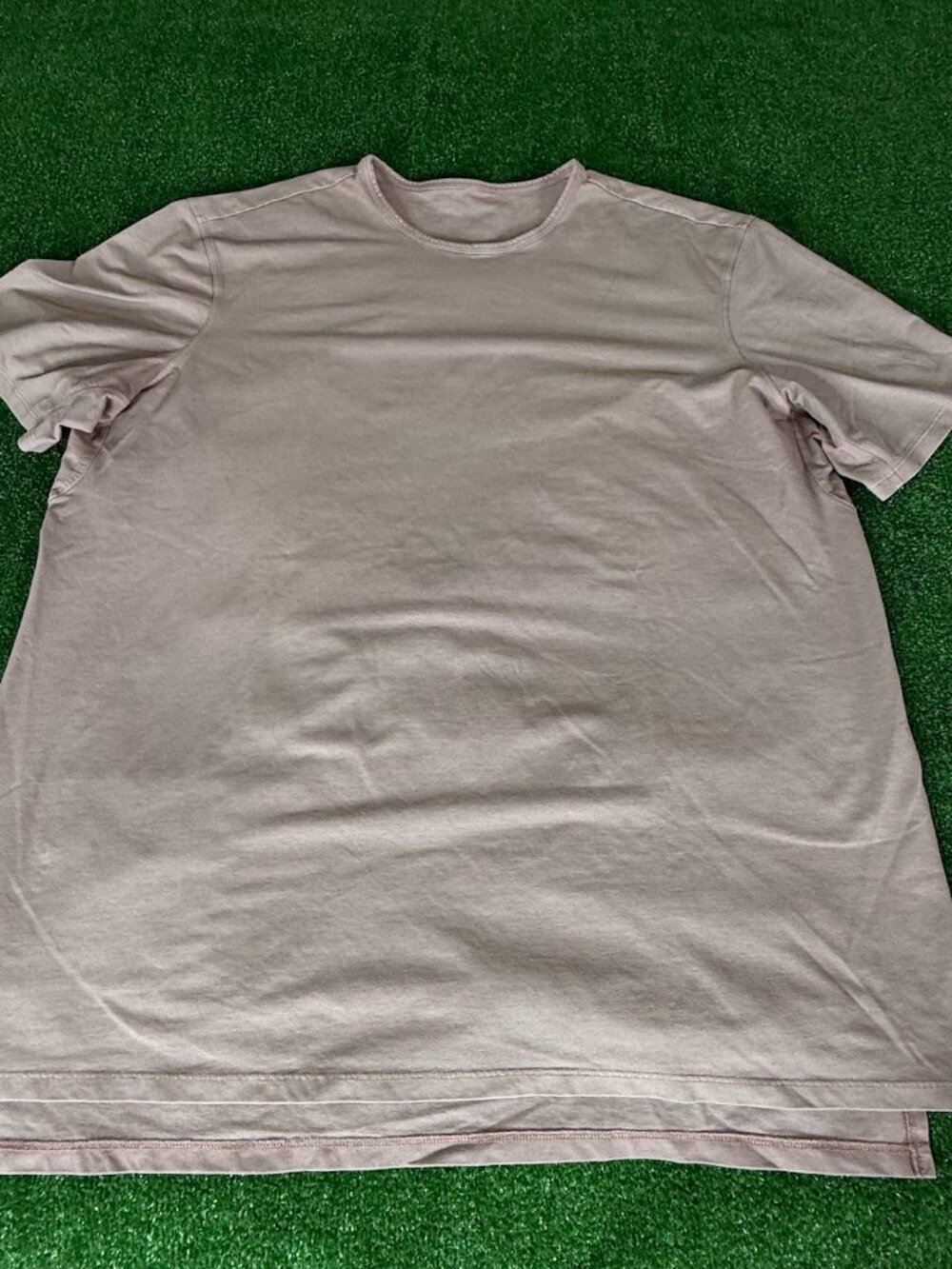 Lululemon Men's XL Oversized T-Shirt Mauve Neutral Split Drop Hem Short Sleeve